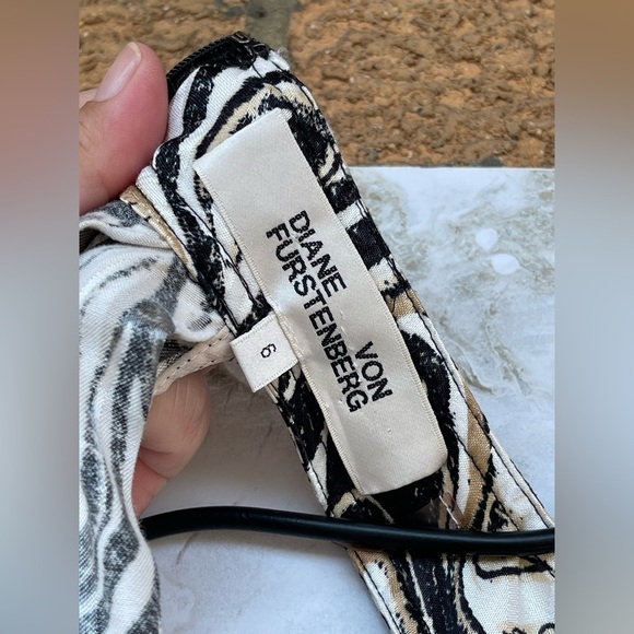 Diane Von Furstenburg Nicola Dress in Marble Black size 6 - Picture 15 of 17